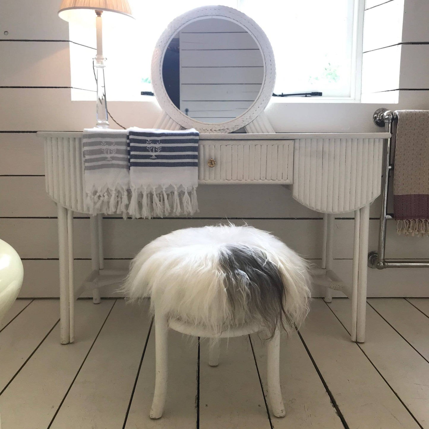 Icelandic Sheepskin Roundie Seat Cover White with Grey